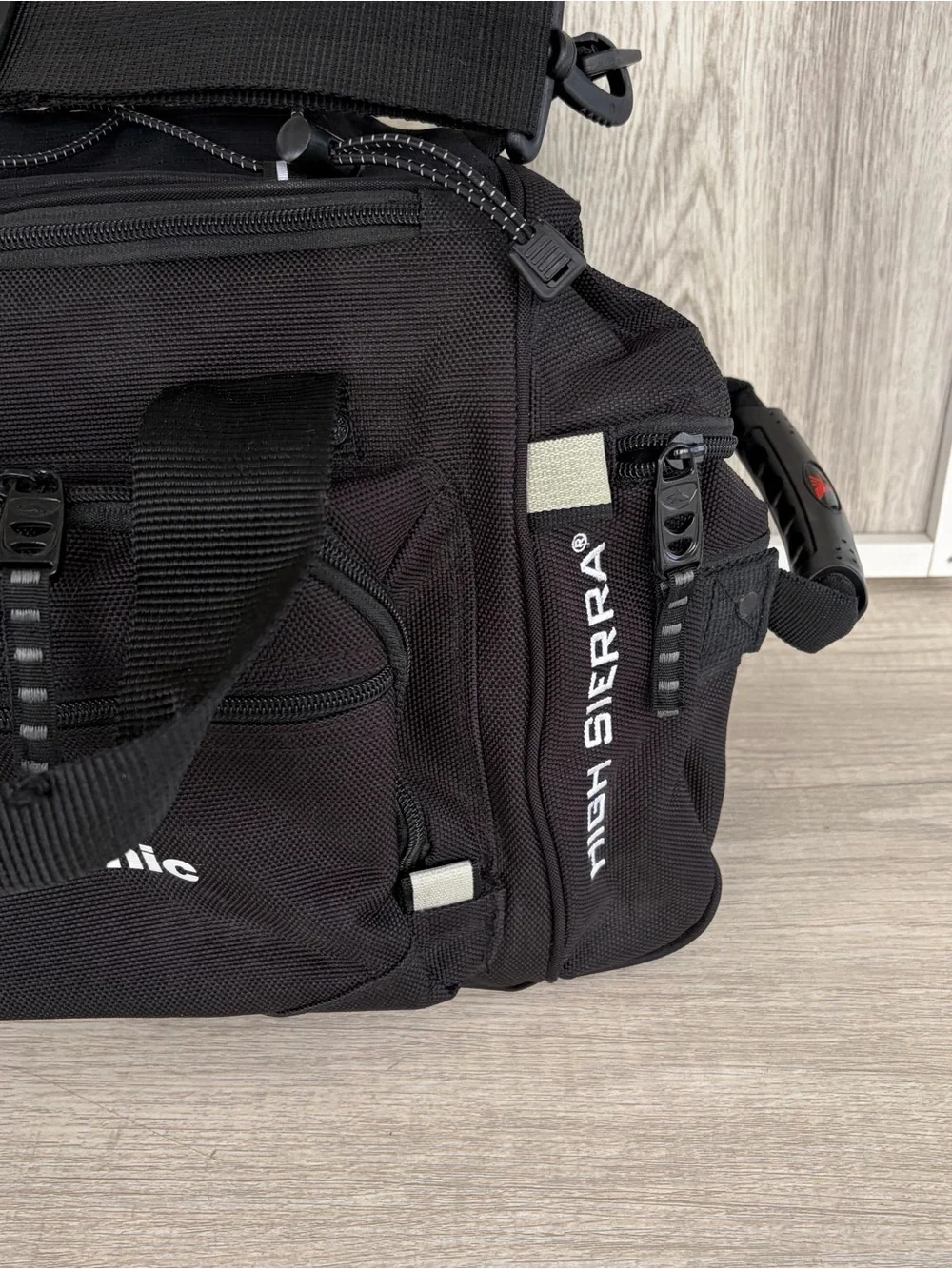 High Sierra Switch Blade industrial duffle Camera bag Black New Equipment gym